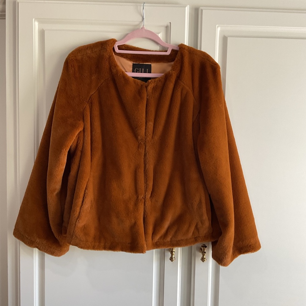 Gili Plush Faux Fur Jacket in Brown large